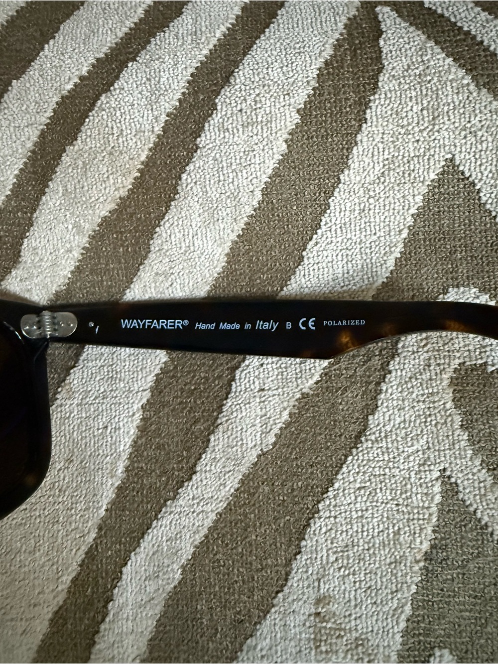 Ray-Ban Black Wayfarer Sunglasses with Brown Case - Picture 4 of 7